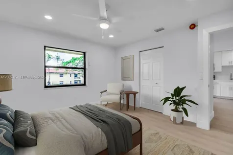 8535 Casa Del Lago Boca Raton FL 33433