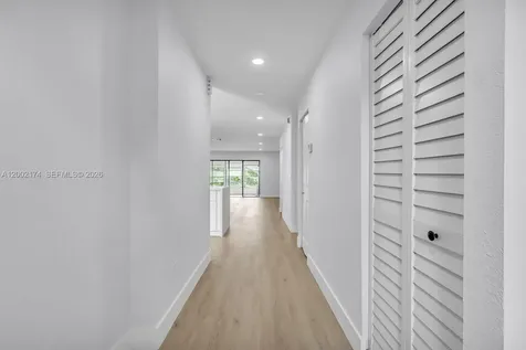 8535 Casa Del Lago Boca Raton FL 33433