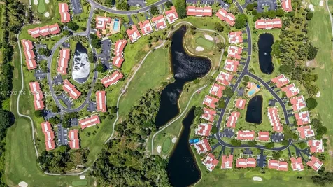 8535 Casa Del Lago Boca Raton FL 33433