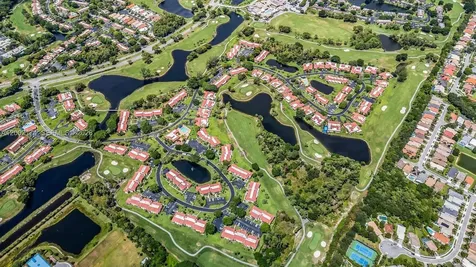 8535 Casa Del Lago Boca Raton FL 33433