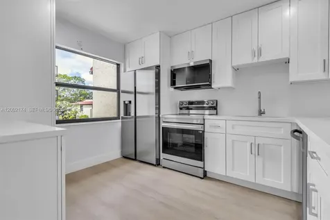 8535 Casa Del Lago Boca Raton FL 33433