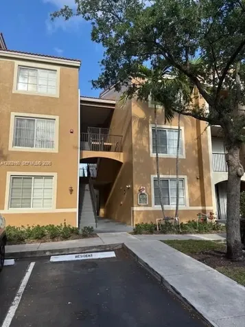 8070 N Nob Hill Road Tamarac FL 33321