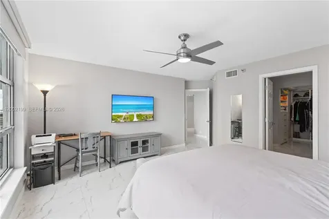 3500 Mystic Pointe Drive Aventura FL 33180