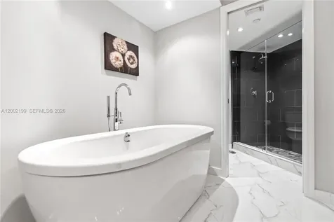 3500 Mystic Pointe Drive Aventura FL 33180