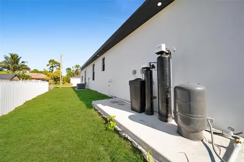 2913 14th Street W Lehigh Acres FL 33971