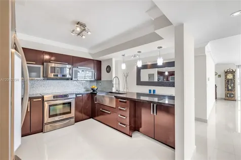 1623 Collins Avenue Miami Beach FL 33139