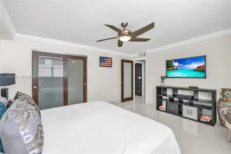 1623 Collins Avenue Miami Beach FL 33139