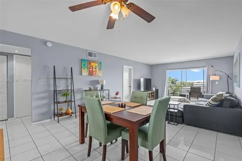 3050 NE 16th Avenue Oakland Park FL 33334