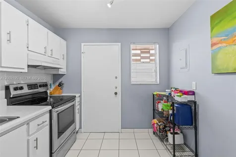 3050 NE 16th Avenue Oakland Park FL 33334