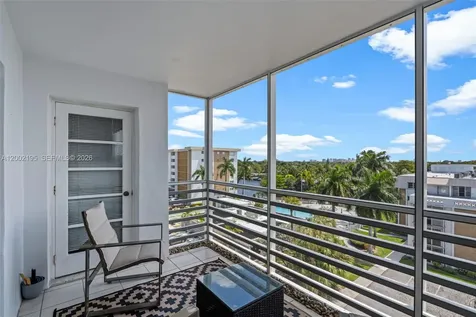 3050 NE 16th Avenue Oakland Park FL 33334