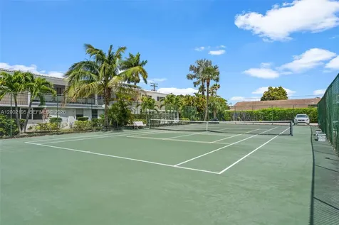 3050 NE 16th Avenue Oakland Park FL 33334