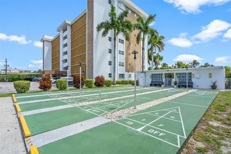 3050 NE 16th Avenue Oakland Park FL 33334