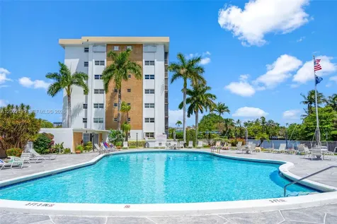 3050 NE 16th Avenue Oakland Park FL 33334
