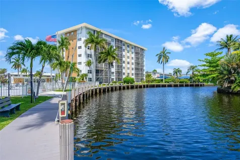 3050 NE 16th Avenue Oakland Park FL 33334