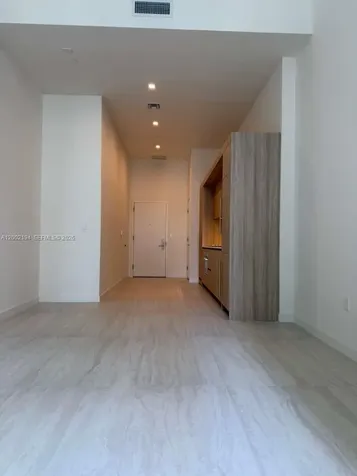 77 SE 5th Street Miami FL 33131