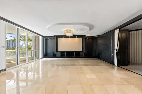 21050 Point Place Aventura FL 33180