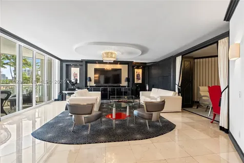 21050 Point Place Aventura FL 33180