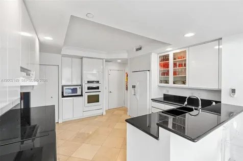 21050 Point Place Aventura FL 33180