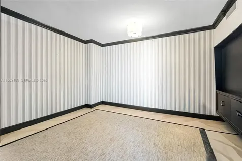 21050 Point Place Aventura FL 33180