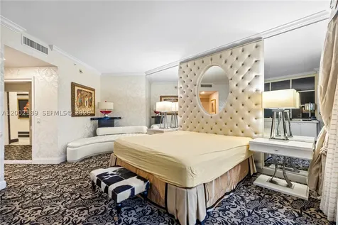 21050 Point Place Aventura FL 33180