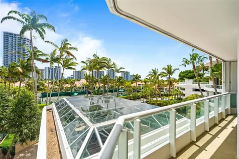 21050 Point Place Aventura FL 33180