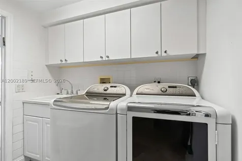 21050 Point Place Aventura FL 33180