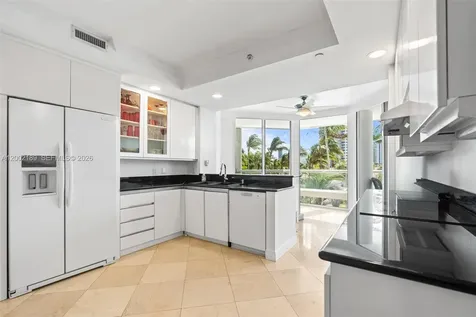 21050 Point Place Aventura FL 33180