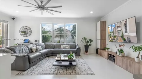 321 SW 194th Avenue Pembroke Pines FL 33029