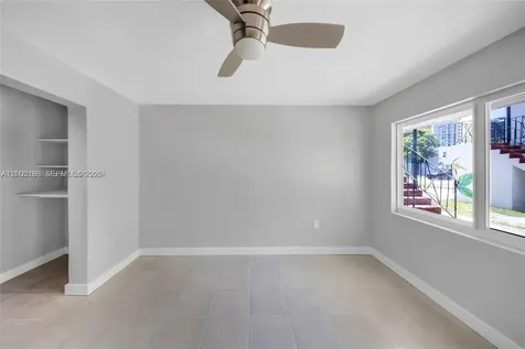 1140 NW 1st Place Miami FL 33136