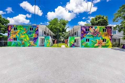 1140 NW 1st Place Miami FL 33136