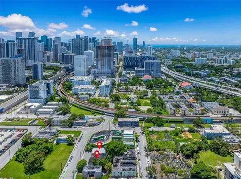1140 NW 1st Place Miami FL 33136