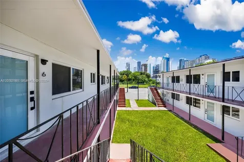 1140 NW 1st Place Miami FL 33136