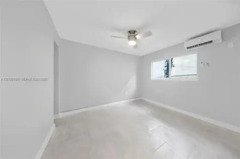 1140 NW 1st Place Miami FL 33136