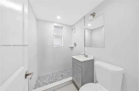 1140 NW 1st Place Miami FL 33136