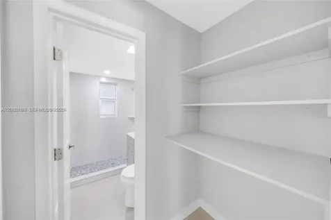 1140 NW 1st Place Miami FL 33136