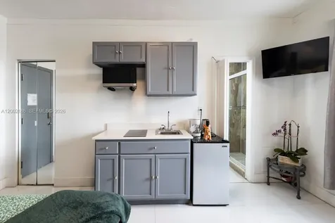 335 Ocean Drive Miami Beach FL 33139
