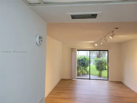 8290 Lake Drive Doral FL 33166