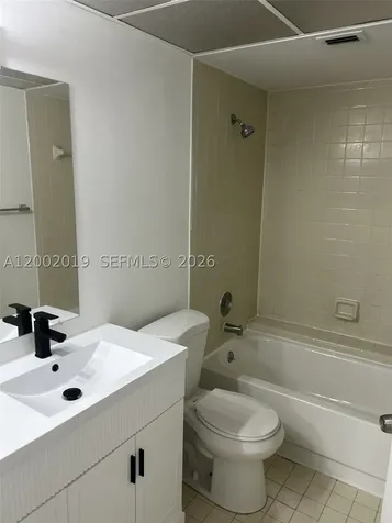 8290 Lake Drive Doral FL 33166