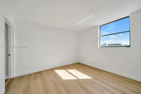 501 SW 1st Street Miami FL 33130
