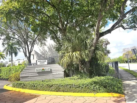 40 NW 87th Avenue Miami FL 33172