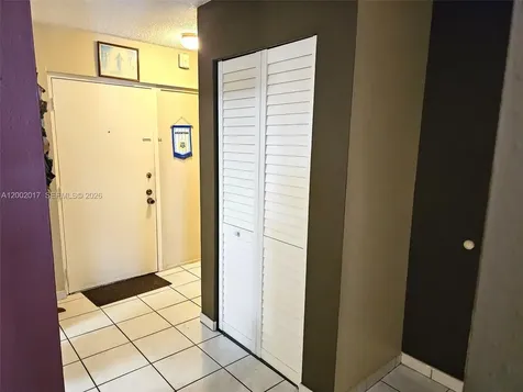 40 NW 87th Avenue Miami FL 33172