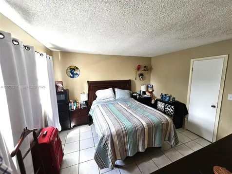 40 NW 87th Avenue Miami FL 33172