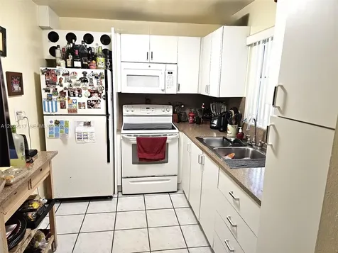 40 NW 87th Avenue Miami FL 33172