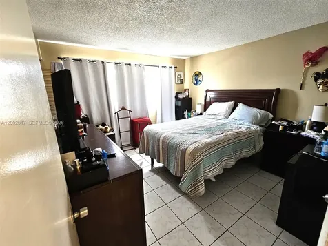40 NW 87th Avenue Miami FL 33172