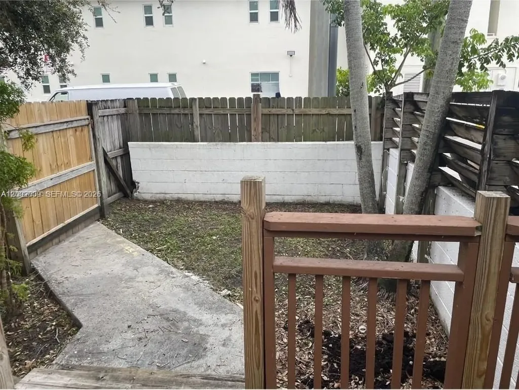 1720 Pierce Street Hollywood FL 33020