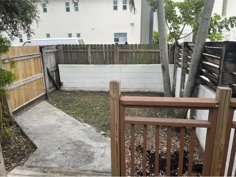 1720 Pierce Street Hollywood FL 33020