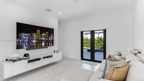 15817 SW 138th Terrace Miami FL 33196