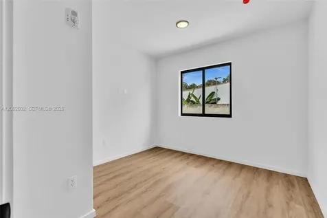 753 NW 30th Street Miami FL 33127