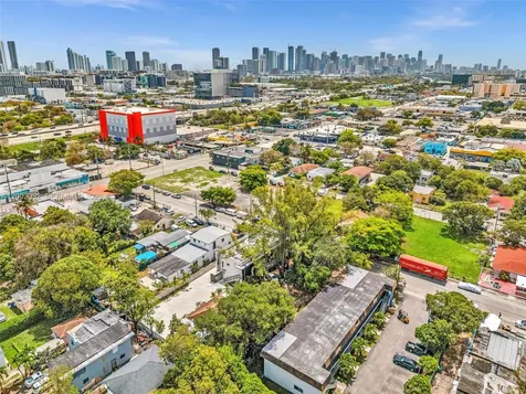 753 NW 30th Street Miami FL 33127