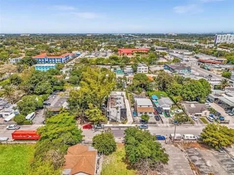 753 NW 30th Street Miami FL 33127
